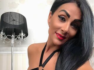 naughty camgirl fingering shaved pussy BellenGrey