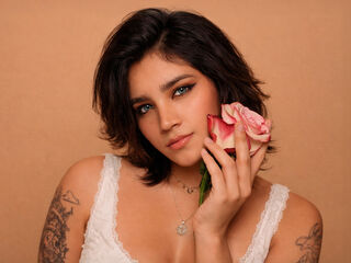 naughty cam girl fingering shaved pussy AlexiaBanner