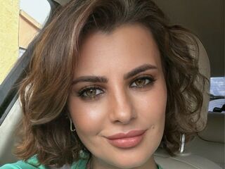 camslut topless AnishaBee