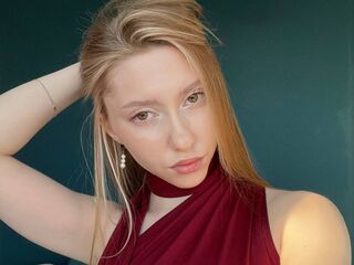 camgirl masturbating with dildo CarylonBenzer