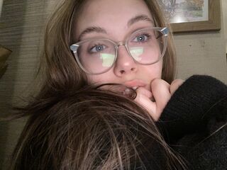webcam striptease show EmilyLoven