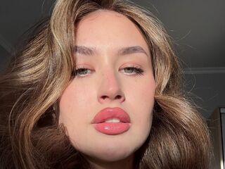 girl naked MarielleDefalco