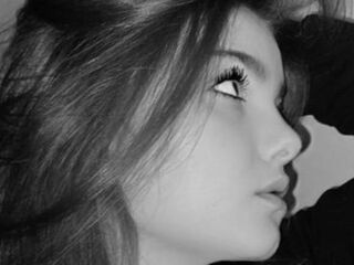 naughty cam girl fingering shaved pussy StephanieMiller