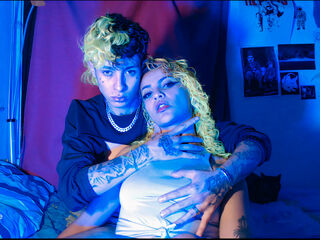 camcouple masturbating with vibrator DanAndLila