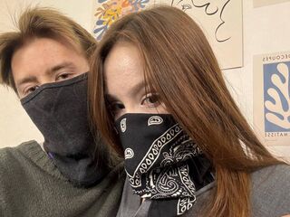 couple bedroom live cam EmilyAndDan