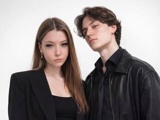 adult cam live LeoAndMira