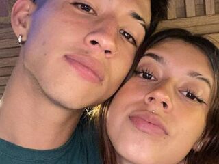 adult cam couple live MikeAndEva