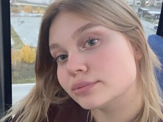 masturbating webcamgirl AdeleBaile