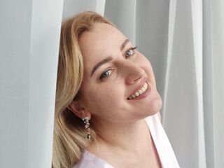 camslut spreading pussy AlexaDeneuve