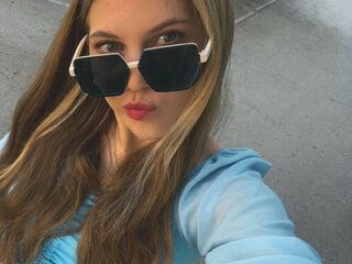 adult webcam chatroom AlexaMalouf