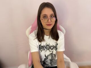 cam girl chatroom AliceWell