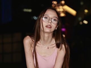 camwhore fingering shaved pussy AlinaSolikina