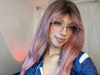 naughty camgirl fingering shaved pussy AmaiaBoone
