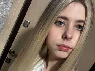 naked girl with webcam masturbating with vibrator AmariSpinger