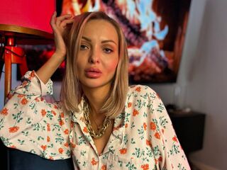 camgirl chat room AmityHarwick