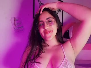webcam strip tease show AmyVele