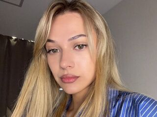 topless webcam girl AnnaSiren
