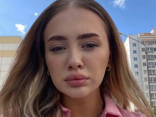 naughty camgirl masturbating with vibrator AnnettaToran