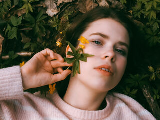 camgirl masturbating with dildo BecLay