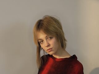camwhore spreading pussy BellEltzroth