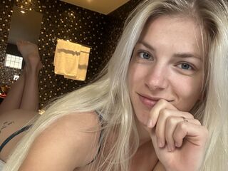 camwhore spreading pussy BlondieBritt