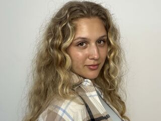 masturbating camgirl BobbieLampros