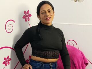 hot webcam slut CanelaGolden