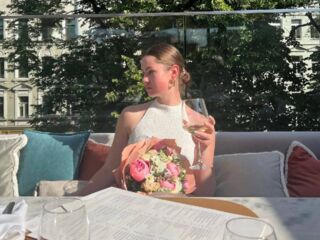 girl naked CarolMeinhard