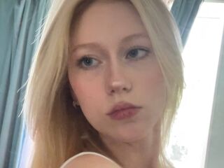 camgirl playing with vibrator CeciliaWhithrock