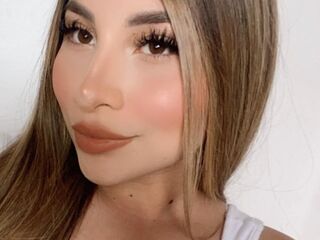 camgirl playing with dildo CelesteCantor