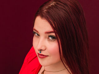 camgirl playing with dildo CelesteSalders