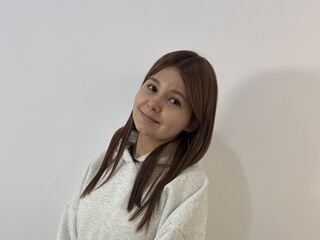 camgirl playing with sextoy ChantelGloss