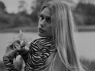 camgirl webcam sex picture CharisseBuonomo