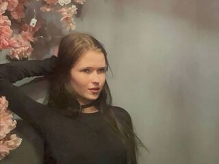 jasmin cam model CharisseChappel