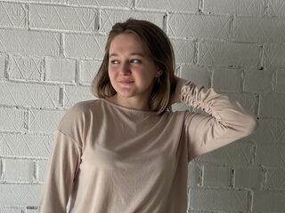 camwhore fingering shaved pussy ChristiaBenoy