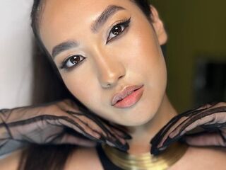 naughty camgirl masturbating with dildo CindeyRivera