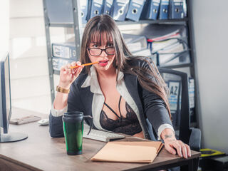 naked cam girl masturbating with dildo CloeVergara