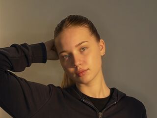 webcamgirl chat room CristalCinnamond
