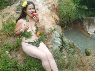 nude webcam CrystalLara