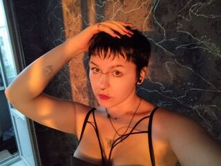 cam slut DeniseHalle
