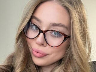 closeup webcam DianeWhitly