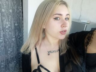 nude camgirl photo DinahSalimas