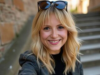 naked cam girl gallery DodieGenett