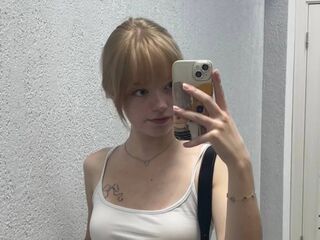 cam girl masturbating with dildo DonetteOkada