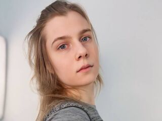 naked webcam girl masturbating DonnettaLorino