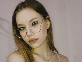 naked girl with webcam DorettaBigger