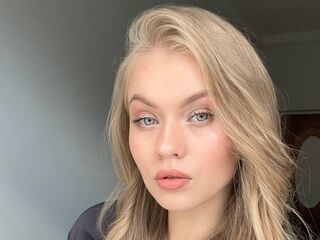 free livesex ElaraBrooks