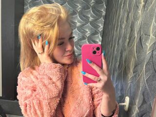naughty cam girl ElizabethCamaro