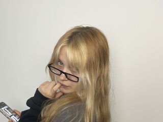 camwhore spreading pussy EloiseGow