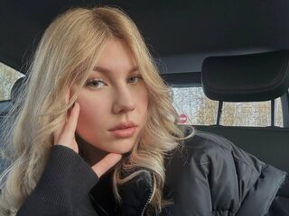 beautiful camgirl ElvinaGreenhouse